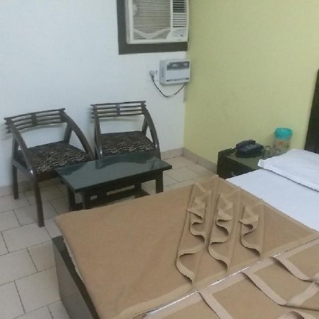 ניו דלהי Hotel Shreeram Deluxe מראה חיצוני תמונה