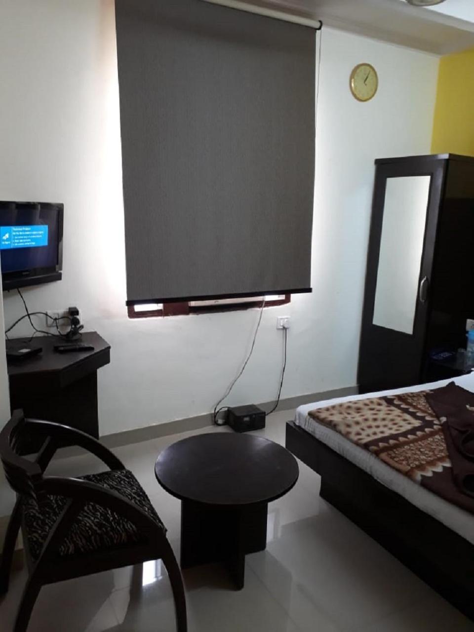 ניו דלהי Hotel Shreeram Deluxe מראה חיצוני תמונה