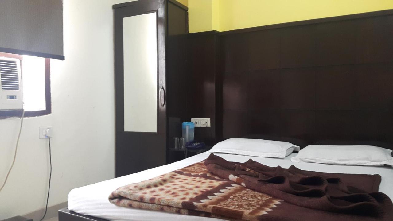 ניו דלהי Hotel Shreeram Deluxe מראה חיצוני תמונה